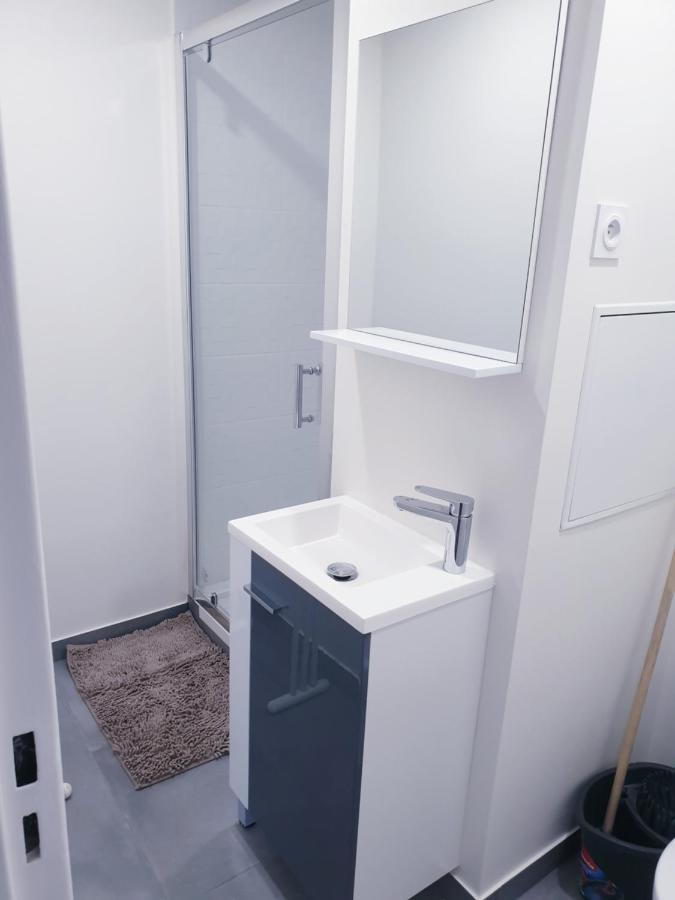 Big Flat Sea Vieuw 95 M2 5 Rooms Near Airport 5 Min Train 3 Min And Tram On Site, Beach 7 Min, 2 Showers And 2 Toilets , Neuf Grand Appartement 95 M2 5 Chambres Proche Aeroport 5 Min Train 3 Min Et Tramway Sur Place, Plage 7 Min 2 Douches Et 2 Wc Vue Nice Eksteriør bilde