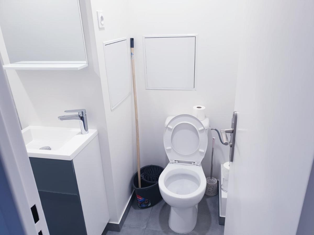 Big Flat Sea Vieuw 95 M2 5 Rooms Near Airport 5 Min Train 3 Min And Tram On Site, Beach 7 Min, 2 Showers And 2 Toilets , Neuf Grand Appartement 95 M2 5 Chambres Proche Aeroport 5 Min Train 3 Min Et Tramway Sur Place, Plage 7 Min 2 Douches Et 2 Wc Vue Nice Eksteriør bilde