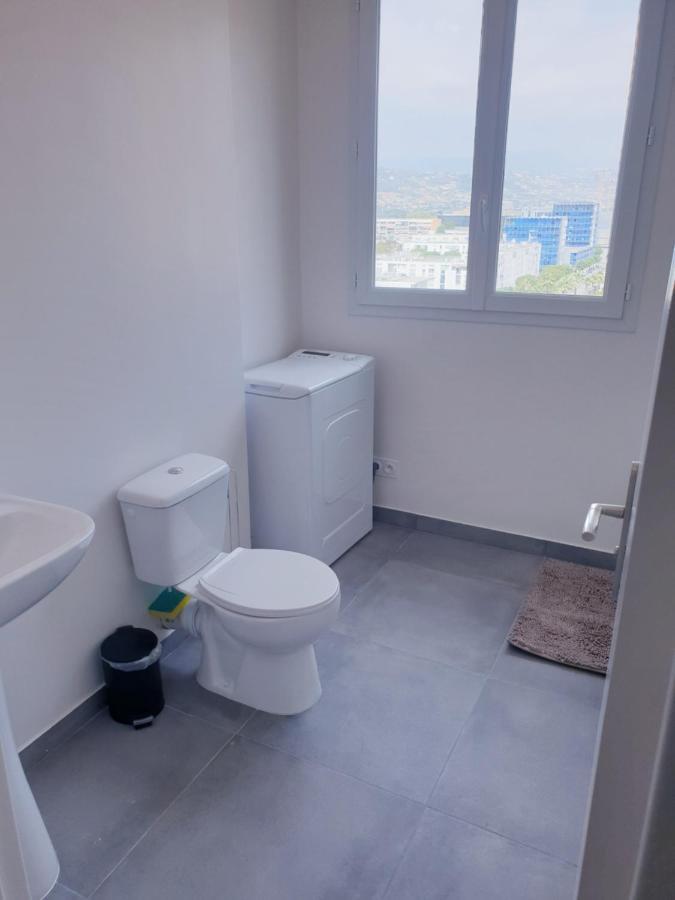 Big Flat Sea Vieuw 95 M2 5 Rooms Near Airport 5 Min Train 3 Min And Tram On Site, Beach 7 Min, 2 Showers And 2 Toilets , Neuf Grand Appartement 95 M2 5 Chambres Proche Aeroport 5 Min Train 3 Min Et Tramway Sur Place, Plage 7 Min 2 Douches Et 2 Wc Vue Nice Eksteriør bilde
