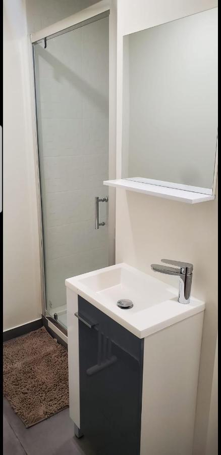 Big Flat Sea Vieuw 95 M2 5 Rooms Near Airport 5 Min Train 3 Min And Tram On Site, Beach 7 Min, 2 Showers And 2 Toilets , Neuf Grand Appartement 95 M2 5 Chambres Proche Aeroport 5 Min Train 3 Min Et Tramway Sur Place, Plage 7 Min 2 Douches Et 2 Wc Vue Nice Eksteriør bilde